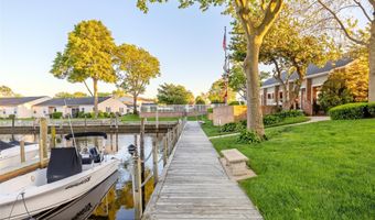 7 Harbor N, Amityville, NY 11701