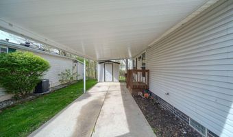 953 Savannah River Dr, Adrian, MI 49221