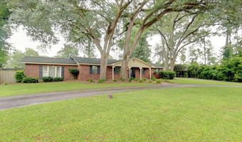 1402 Pineland Dr, Bainbridge, GA 39819