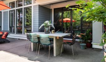 2100 NW Newport Hills Dr, Bend, OR 97703
