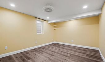 22617 155th St, Basehor, KS 66007