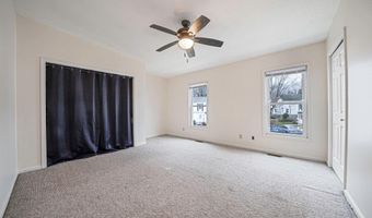190 Merrick Rd 35, Amityville, NY 11701