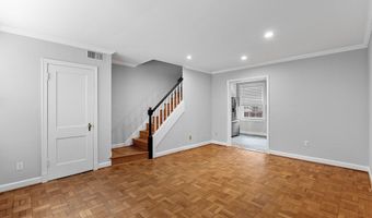 1400 S BARTON St 425, Arlington, VA 22204