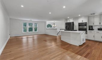 587 Central Ave, Johnston, RI 02919