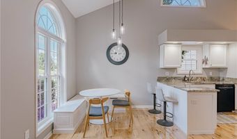 480 Glen Hollow Cir, Aurora, OH 44202