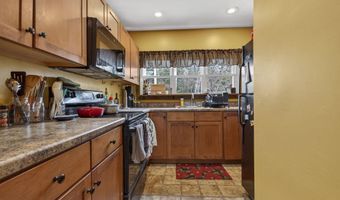 37 High St, Bradford, NH 03221