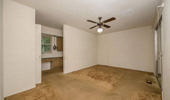 425 Kenilworth Ln, Ballwin, MO 63011