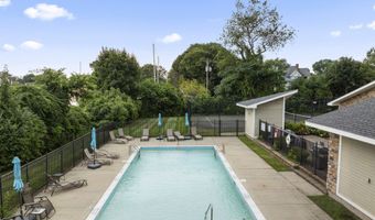 1 Indian Neck Ave APT 6, Branford, CT 06405