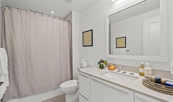 1201 N ROYAL St 214, Alexandria, VA 22314