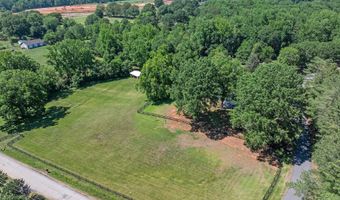 1064 Knollwood Acres Rd, Boiling Springs, SC 29316