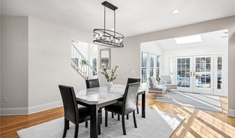 30 Lenihan Ln, East Greenwich, RI 02818
