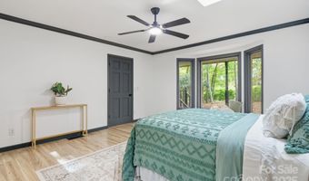 8 Indian Ridge Rd, Asheville, NC 28803