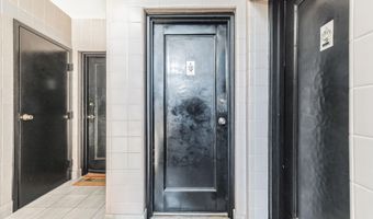 4225 N HENDERSON Rd 103, Arlington, VA 22203