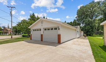 1525 E JOHN St, Appleton, WI 54915
