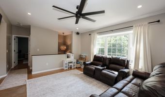 8 Riverside Dr, Allenstown, NH 03275