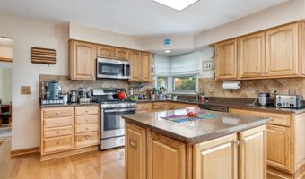 420 Fairway View Dr, Algonquin, IL 60102