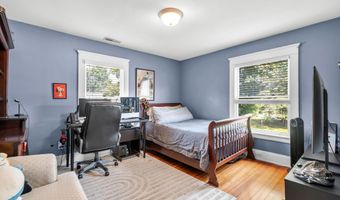 497 Maple Ave, Cheshire, CT 06410