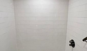 118 ROBERTS Ln 300, Alexandria, VA 22314