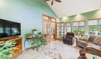 605 S Palmer Dr, Brandon, SD 57005