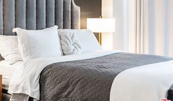 7250 Franklin Avenue 512, Los Angeles, CA 90046