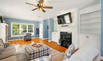 225 Watersedge Dr, Boiling Springs, SC 29316