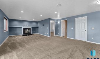 1600 E Liberty Cir, Brandon, SD 57005
