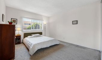 5349 Newcastle Ave 42, Encino, CA 91316
