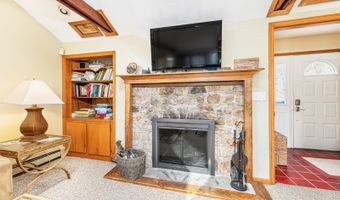 340 W Lakeshore Dr, Alloway, NJ 07422