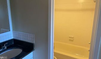 1225 MARTHA CUSTIS Dr 516, Alexandria, VA 22302