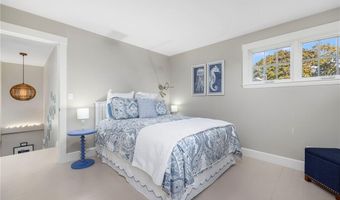 129 RUGGLES Ave, Newport, RI 02840