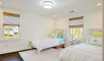 228 Bonnet Point Rd, Narragansett, RI 02882