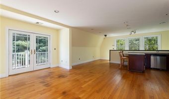 365 Boston Neck Rd, Narragansett, RI 02882