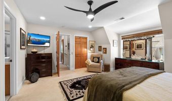 866 Blackberry Ln, Ashland, OR 97520