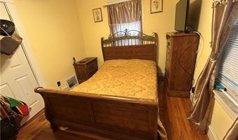 175 Oakland Ave, Cranston, RI 02910