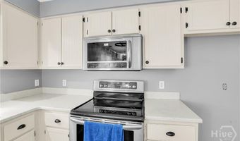 12 Majestic Oaks Cir, Savannah, GA 31406