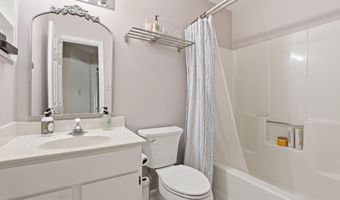 277 S PICKETT St 302, Alexandria, VA 22304