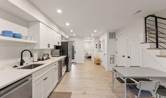 922 8TH St NE, Washington, DC 20002