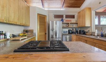 180 Mokupapa Rd, Haiku, HI 96708