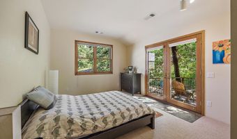 940 Pinecrest Ter, Ashland, OR 97520