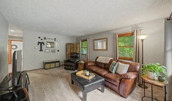 2349 Lake View Dr, Ames, IA 50010