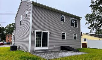 3 Sutcliffe Ave, Lincoln, RI 02865