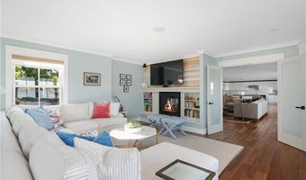 5 Hampden St, Barrington, RI 02806