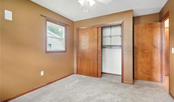 413 E 5th St, Anamosa, IA 52205