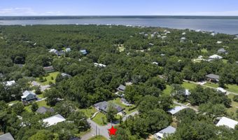 233 Leonhard Ave, Bay St. Louis, MS 39520