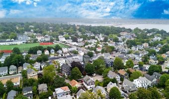 1 Slocum St, Newport, RI 02840