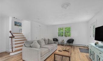 22 Hull St, Jamestown, RI 02835