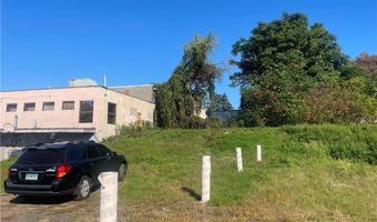 9 Maplewood Ave, Bloomfield, CT 06002