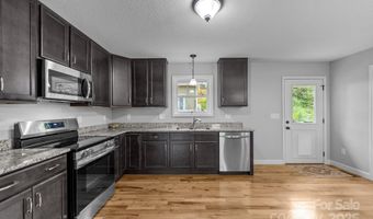 17 Laurel Rd, Arden, NC 28704