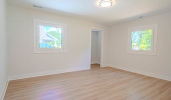 1823 E Park Pl, Arlington Heights, IL 60004