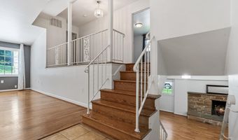 6828 WINTER Ln, Annandale, VA 22003